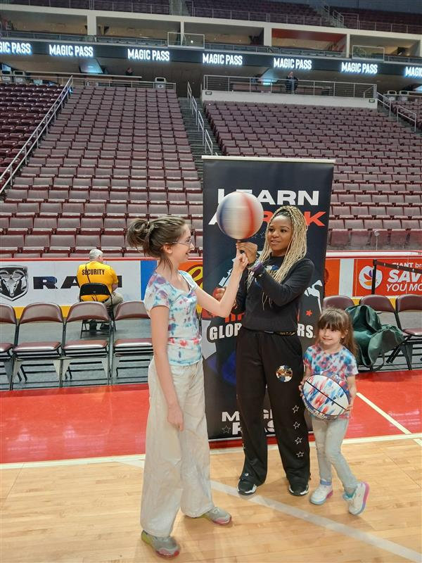 Our students had a great time watching the game and learning some basketball skills at the Harlem Globetrotters.